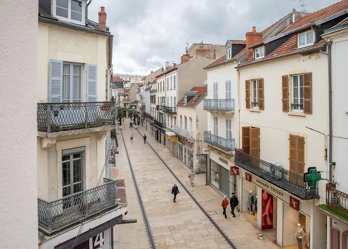 Grande Maison Vichy - Maison Ou Appartements En Centre Ville